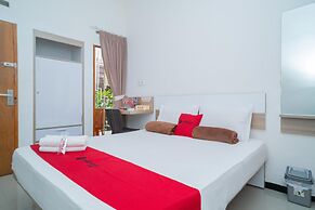 RedDoorz Syariah near Transmart MX Malang