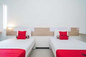 RedDoorz Syariah near Transmart MX Malang