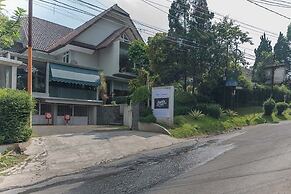 RedDoorz near UPI Setiabudi 2