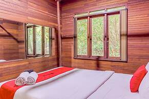 RedDoorz Resort @ Taman Wisata Mangrove