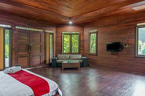 RedDoorz Resort @ Taman Wisata Mangrove