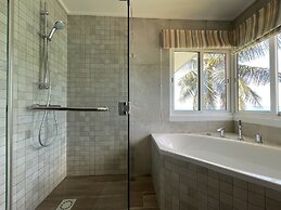 VallonEnd Beach Front Villa