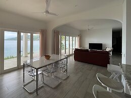 VallonEnd Beach Front Villa