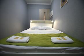 Cheers Hotel - Hostel