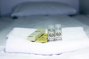 Cheers Hotel - Hostel