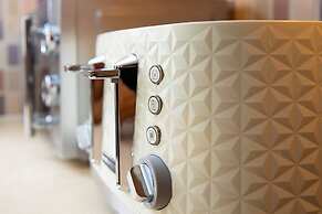 Brightleap Apartments - Hopton House