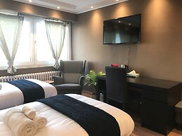 Mike's Four - Hostel