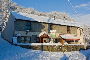Gwaelod Y Garth Inn