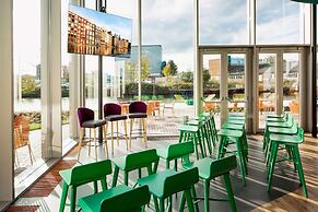 YOTEL Amsterdam