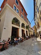 The Suites at Central Split