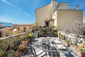 Palazzo Castrofilippo Apartment with 2 terraces by Wonderful Italy