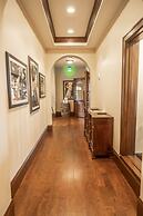 The Bear's Den Resort Orlando