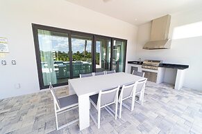 The Bear's Den Resort Orlando