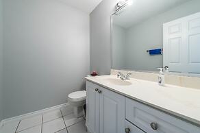 Family Home-Metrotown by Elevate Rooms