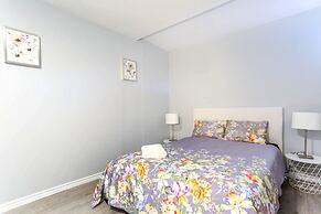 Family Home-Metrotown by Elevate Rooms