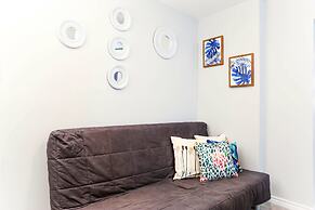 Family Home-Metrotown by Elevate Rooms