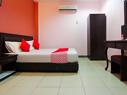 OYO 11343 Hotel Putra Iskandar
