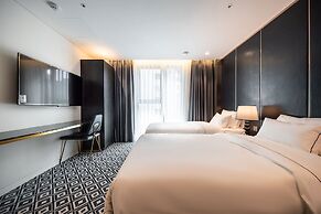 Hotel the Castle Sincheon