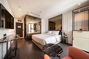 Hotel the Castle Sincheon