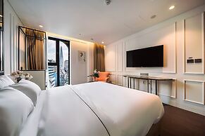 Hotel the Castle Sincheon