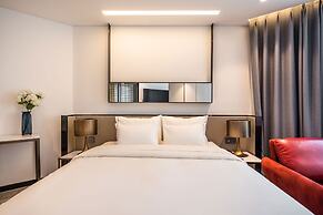 Hotel the Castle Sincheon