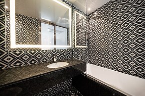 Hotel the Castle Sincheon