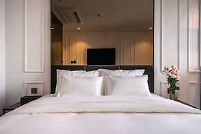 Hotel the Castle Sincheon