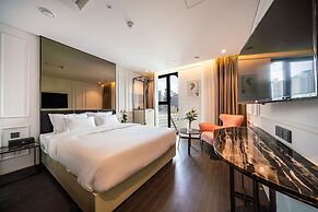 Hotel the Castle Sincheon