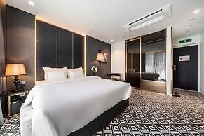 Hotel the Castle Sincheon