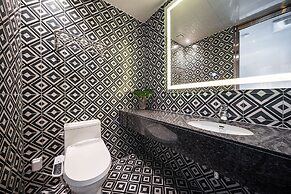 Hotel the Castle Sincheon