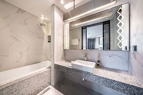 Hotel the Castle Sincheon