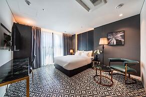 Hotel the Castle Sincheon