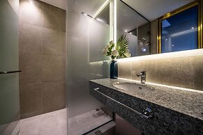 Hotel the Castle Sincheon