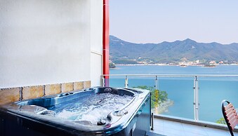 Tongyeong Honey Spa Pension