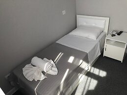 Medelean Hotel - Hostel