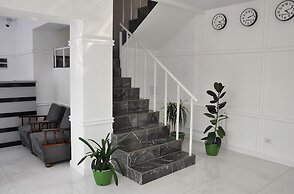 Medelean Hotel - Hostel