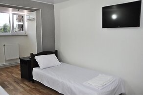 Medelean Hotel - Hostel