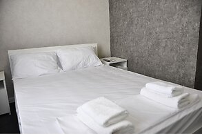 Medelean Hotel - Hostel