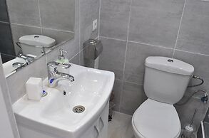 Medelean Hotel - Hostel
