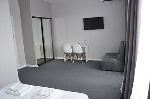 Medelean Hotel - Hostel