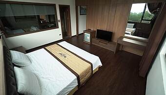 Lakeside Dailai Hotel