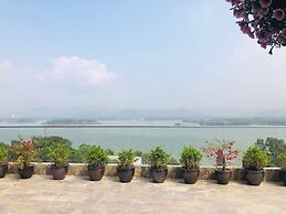 Lakeside Dailai Hotel