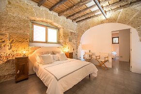 Stylish house in front of Casa Professa