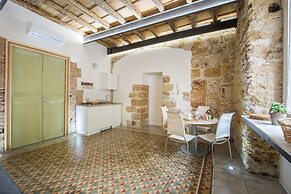 Stylish house in front of Casa Professa