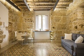 Stylish house in front of Casa Professa