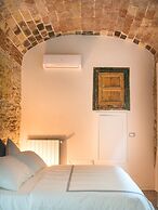 Stylish house in front of Casa Professa