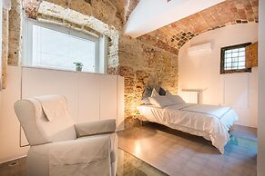 Stylish house in front of Casa Professa