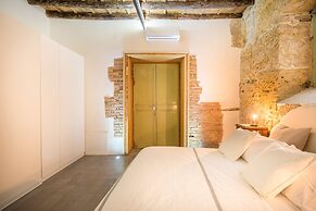 Stylish house in front of Casa Professa