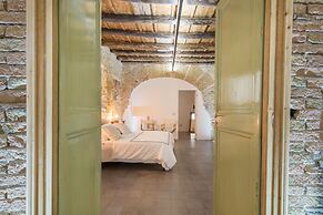 Stylish house in front of Casa Professa