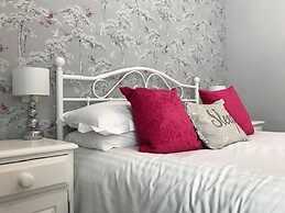 Cornwall Cottages - Helscott Barns